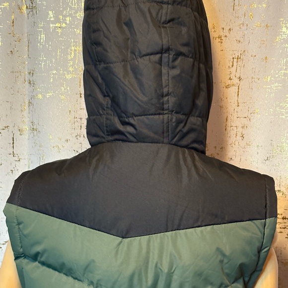 Beverly Hills Polo Club Boy's Black and Army Green Vest Jacket - Picture 4 of 9